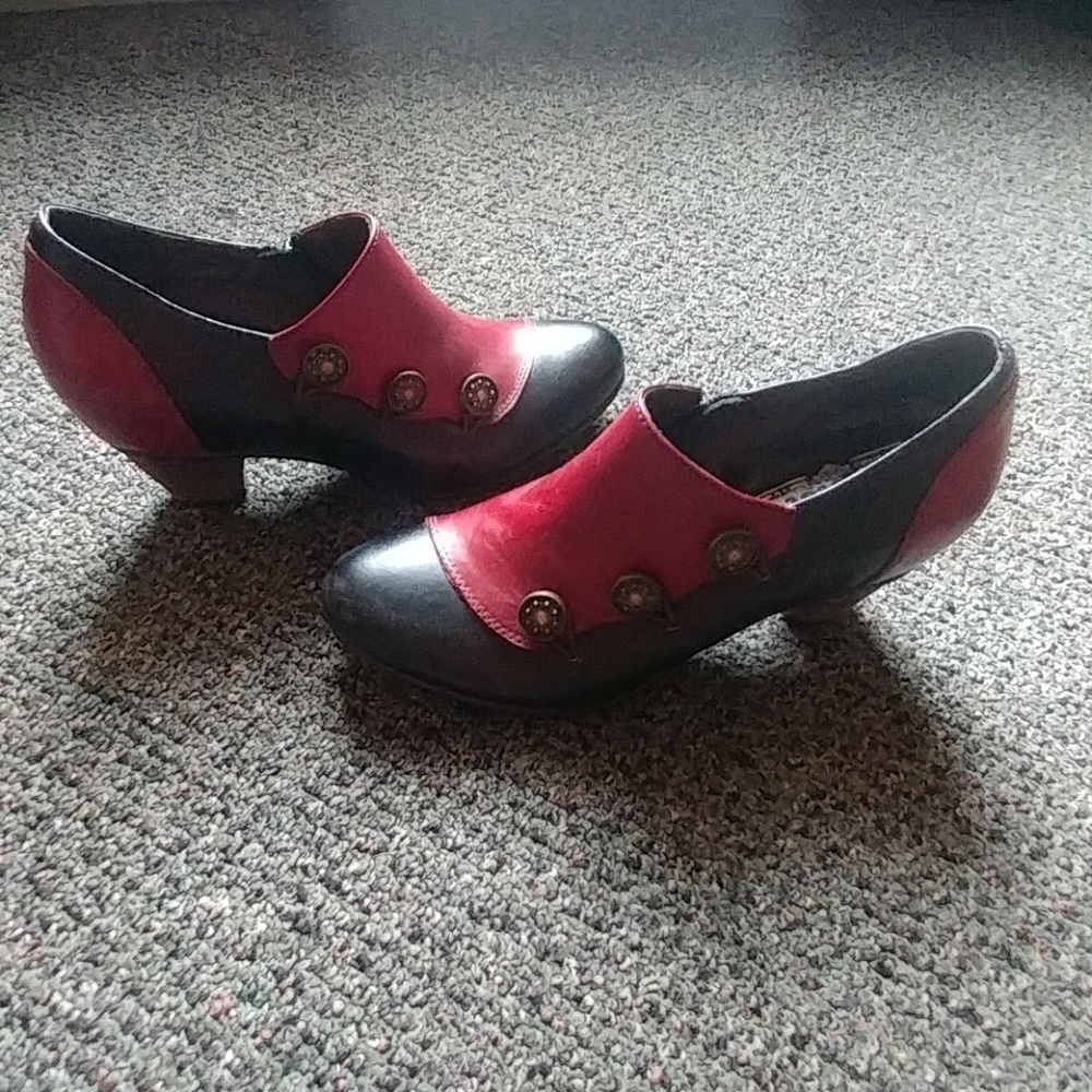 BN L'Artiste Spring Step vintage style booties